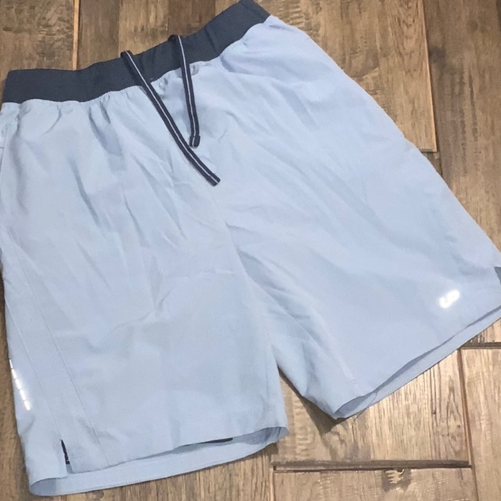 Unimproved athletic shorts w/ pockets